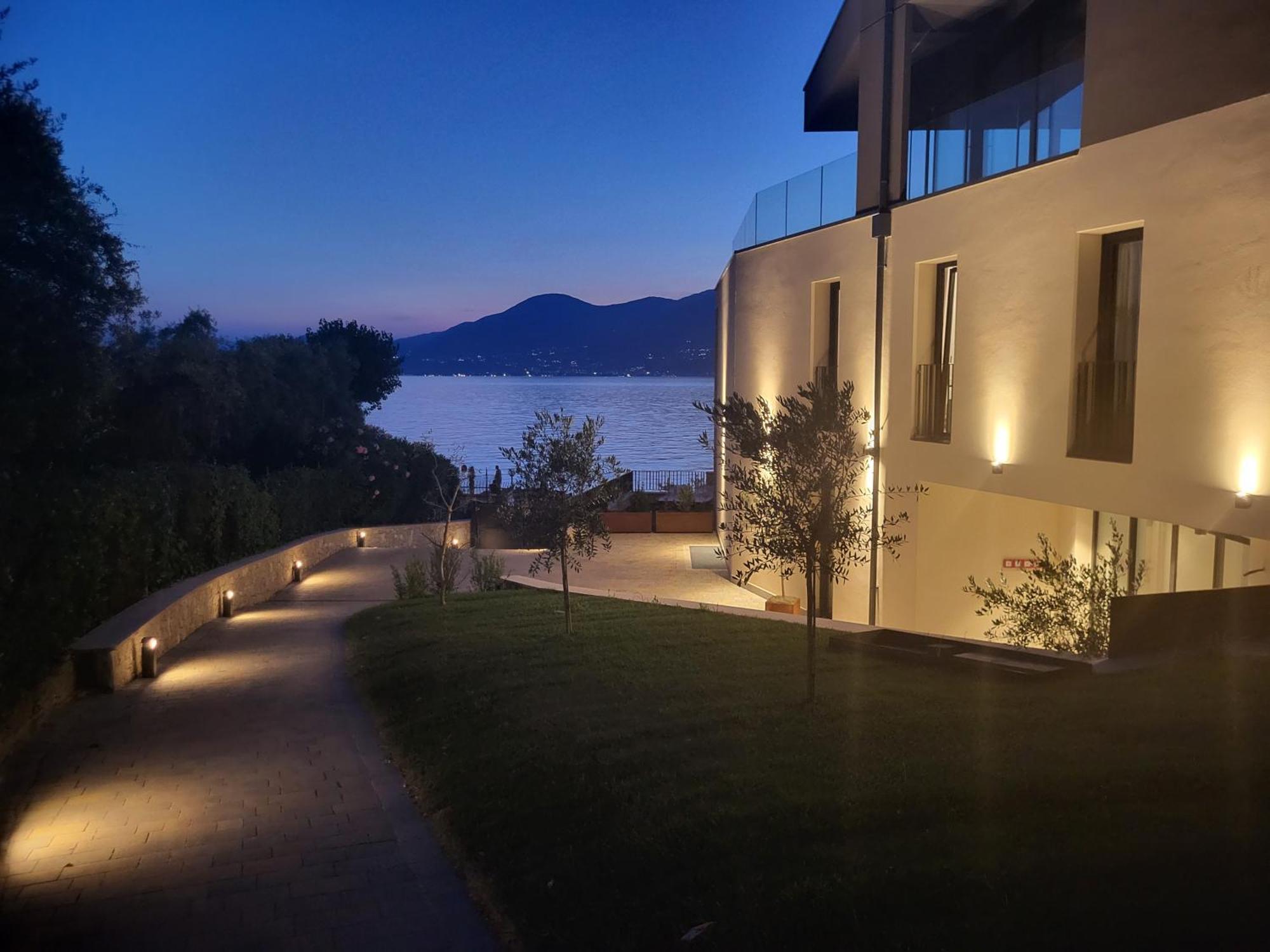 Attilio High Living Suites - Adults Only Torri del Benaco Kültér fotó
