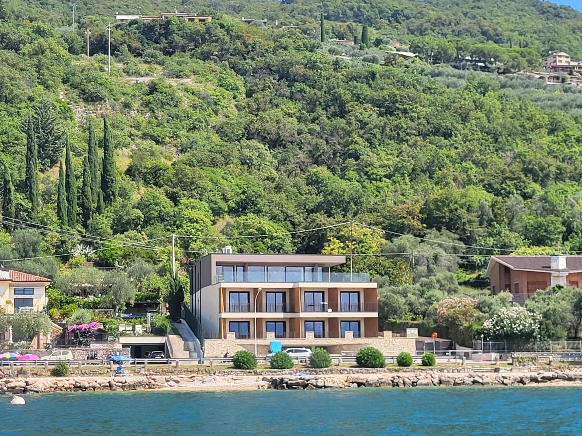 Attilio High Living Suites - Adults Only Torri del Benaco Kültér fotó
